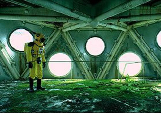 Illustration for article titled Astronauts Tour the Ruins of Earth's Future
